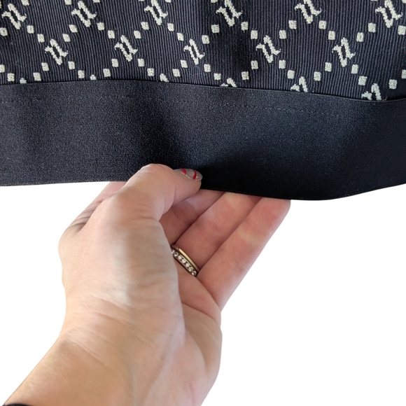 Noli Black Logo Print Cropped Long Sleeve Athletic Top Size Medium - Picture 3 of 6